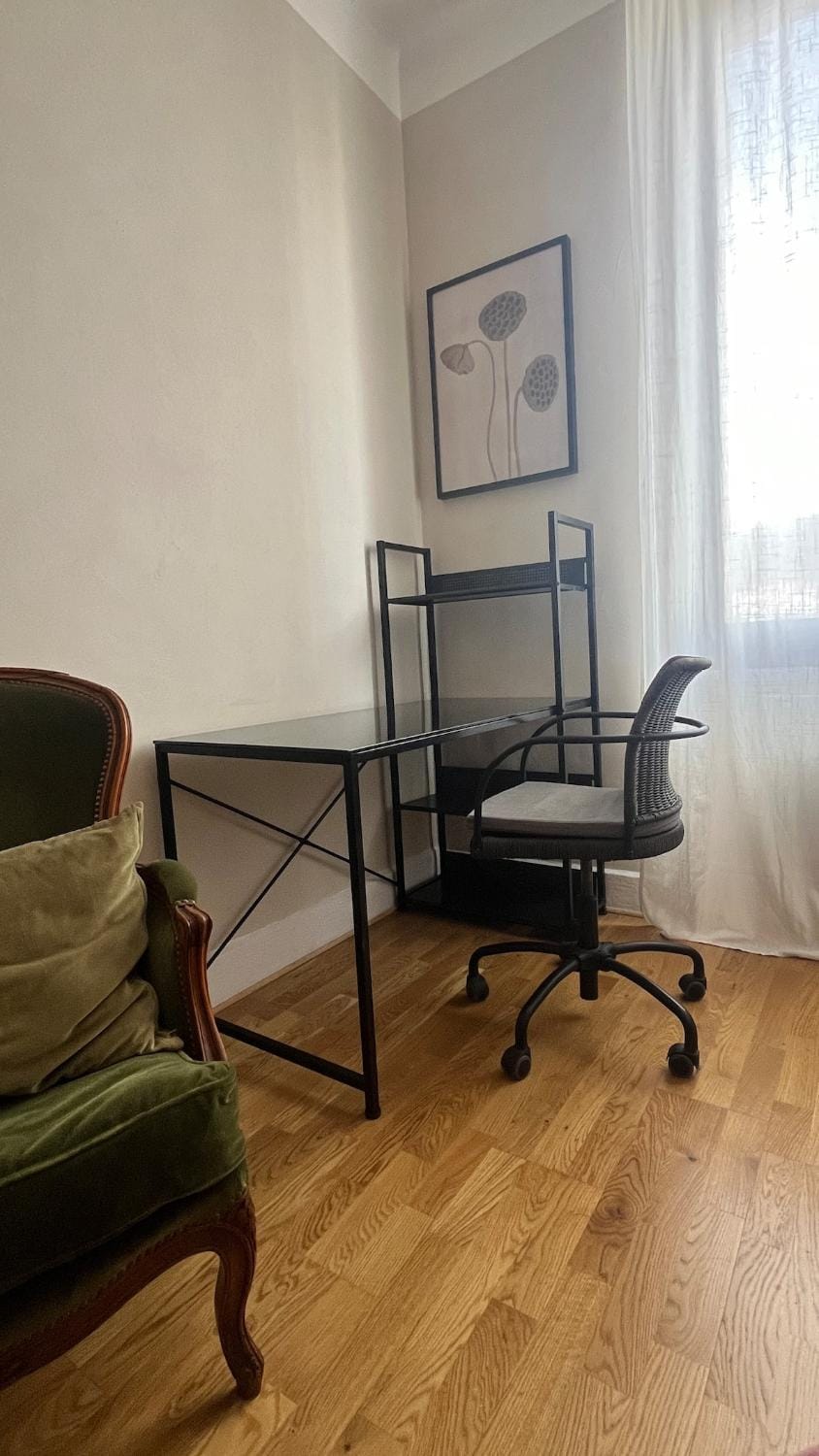 Seating area, Bedroom