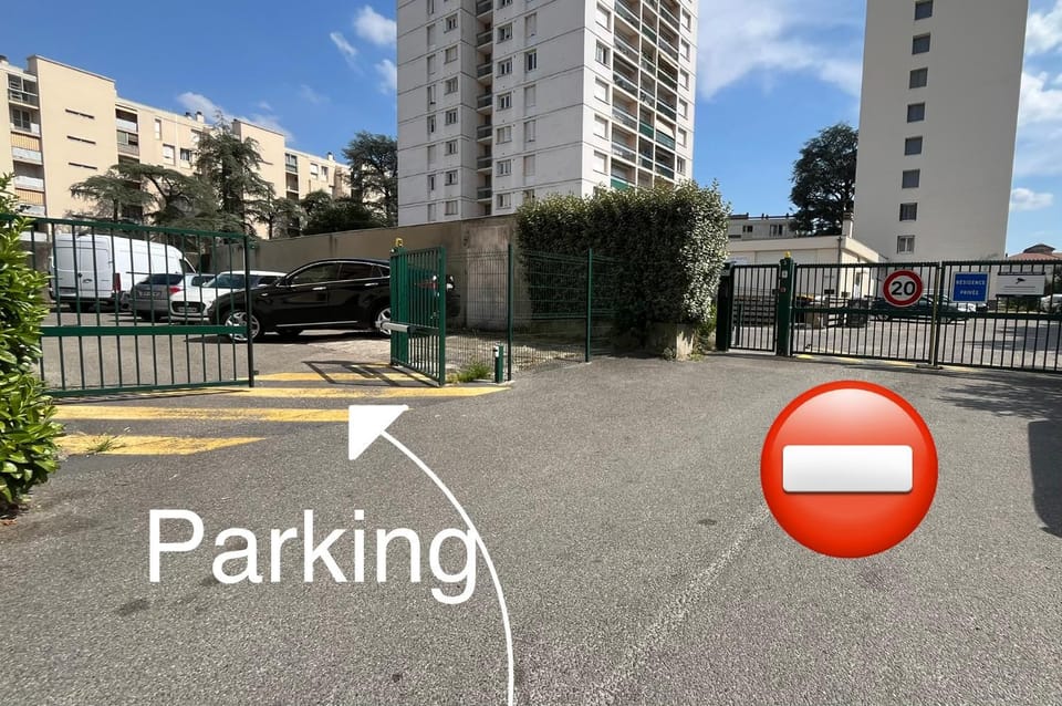 Parking privé - Jazz à Vienne 12 min - Gare - Balcon Apartment in Auvergne-Rhône-Alpes