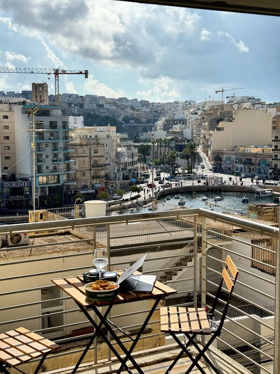 FP Spinola Whole Apartment - FREE WI-FI Apartment in Saint Julians