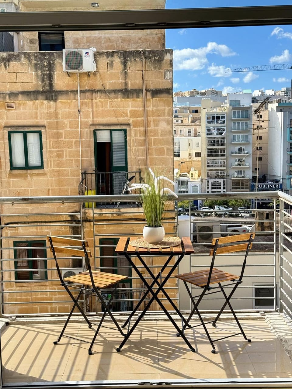 FP Spinola Whole Apartment - FREE WI-FI Apartment in Saint Julians