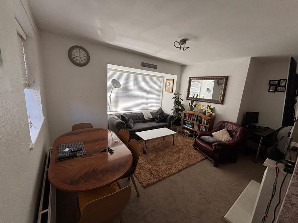 TV and multimedia, Living room, Seating area, internet, internet, internet