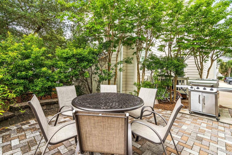 Beach Bummin' - Week long stays get 4 free bikes rental! House in Rosemary Beach