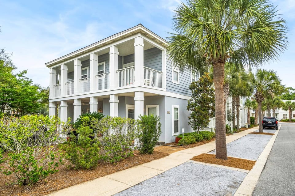 Beach Bummin' - Week long stays get 4 free bikes rental! House in Rosemary Beach