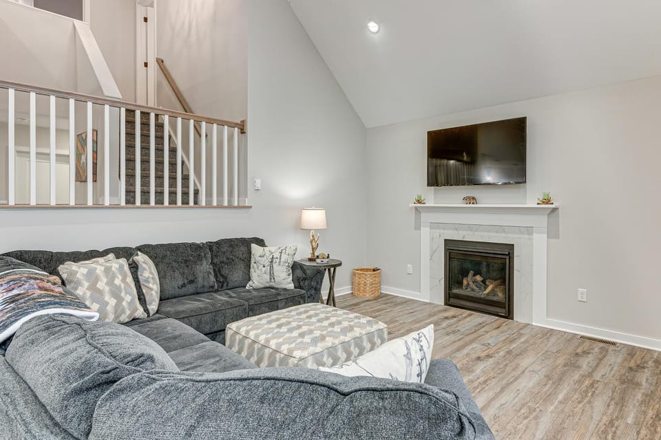 Lake & Pool Access: Poconos Family Getaway! House in Pocono Mountains
