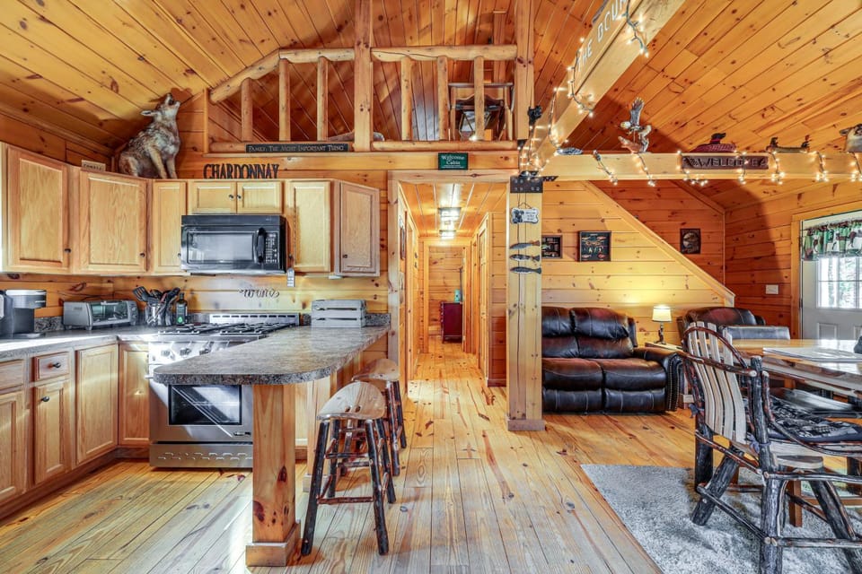 Waterfront Angler’s Oasis in The Maine Highlands! House in Penobscot