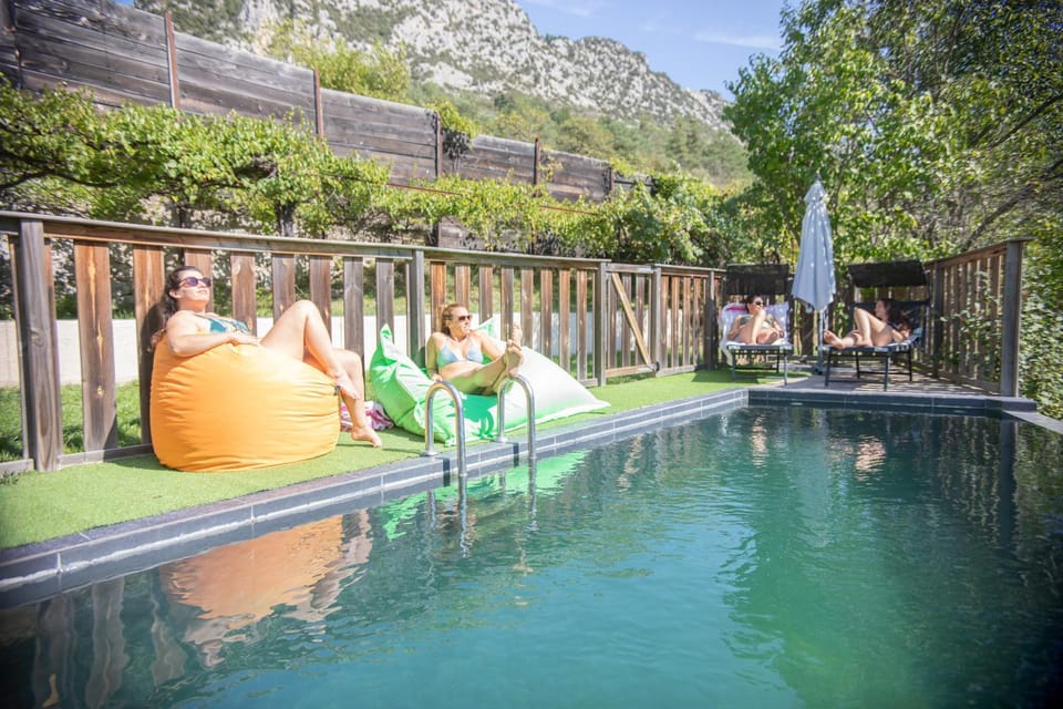 Swimming pool, sunbed