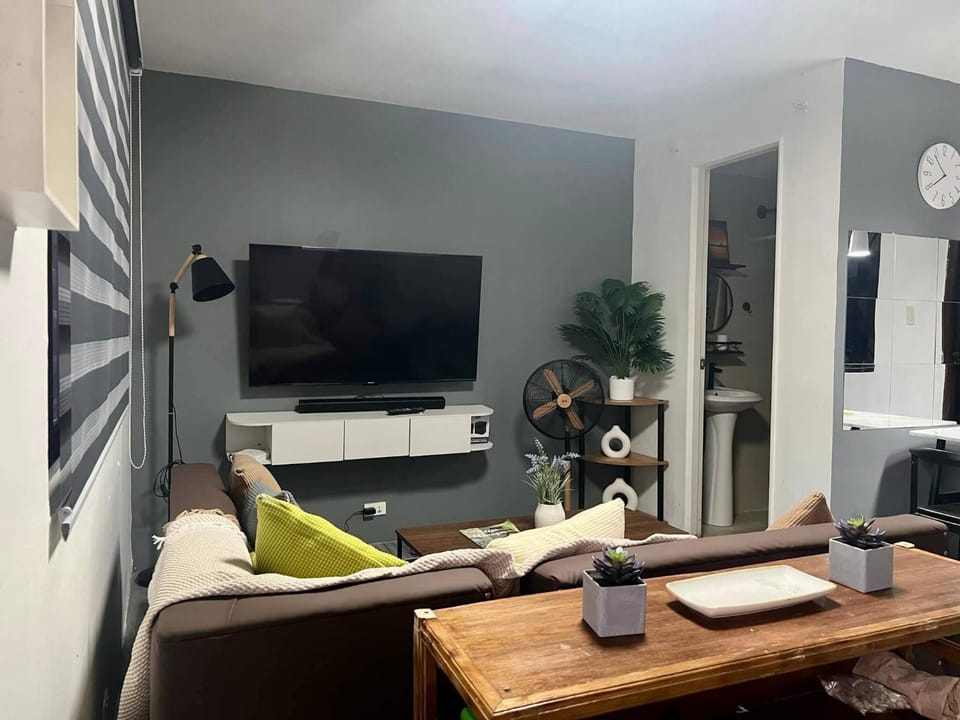 Communal lounge/ TV room, TV and multimedia, Living room