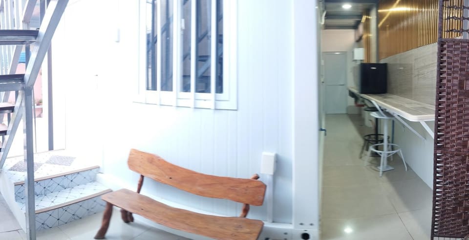 6 Guest - Unit 4 Studio Type - Container house Apartment in Santa Rosa