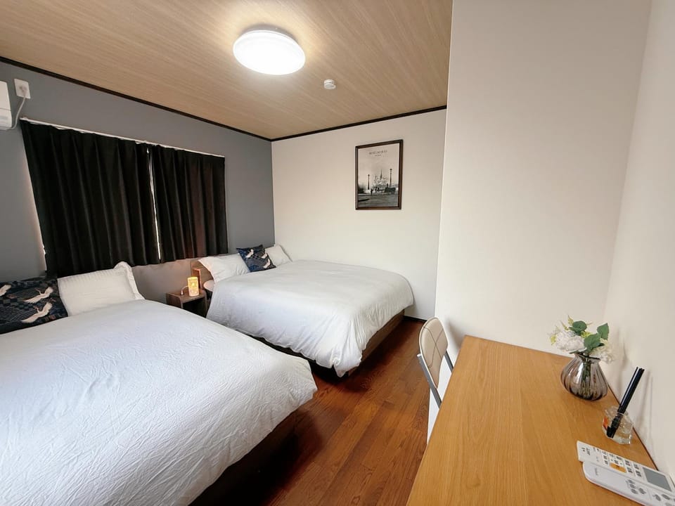 Seating area, Bedroom