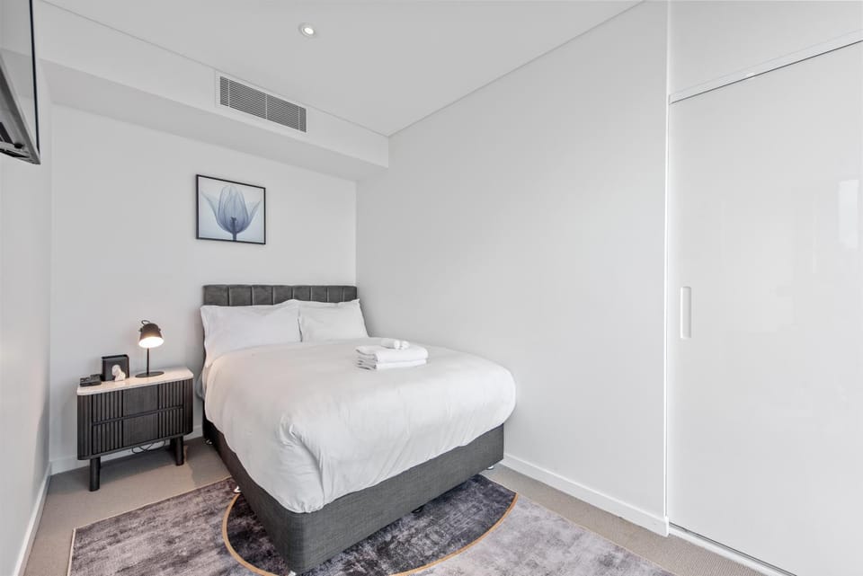 Central CBD 2BR with Breathtaking Views, Pool & Gym Apartment in Kangaroo Point