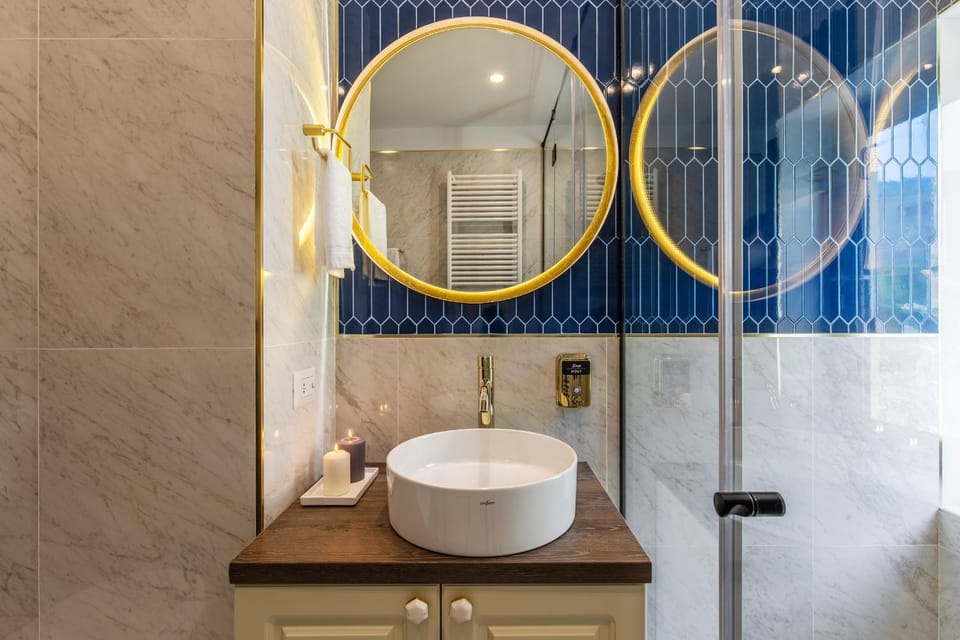 Shower, Bathroom, towels