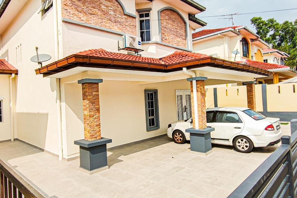 Property building, Day, Parking