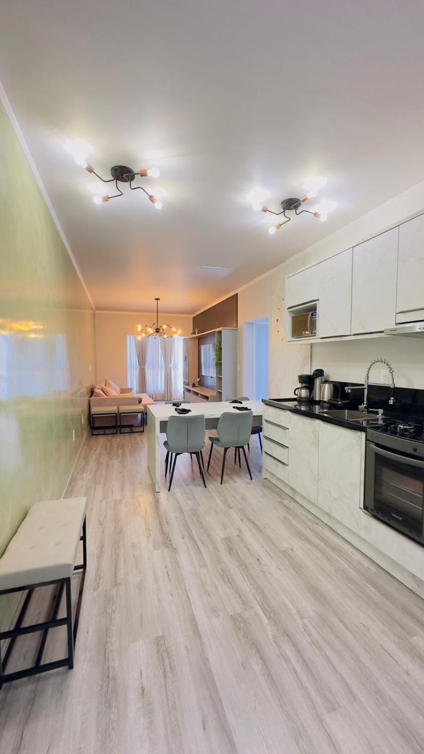 Kitchen or kitchenette, Dining area, stove