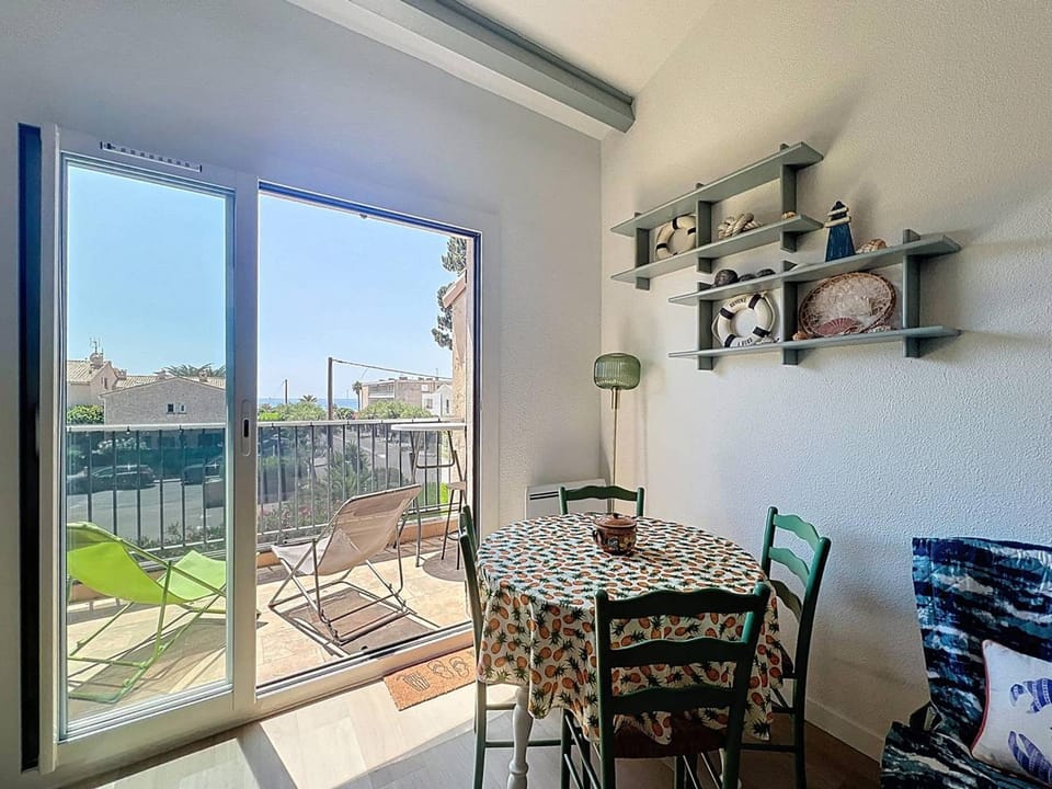 Appartement à 100m plage avec parking et climatisation pour 4 - FR-1-770-45 Apartment in La Cadière-d'Azur