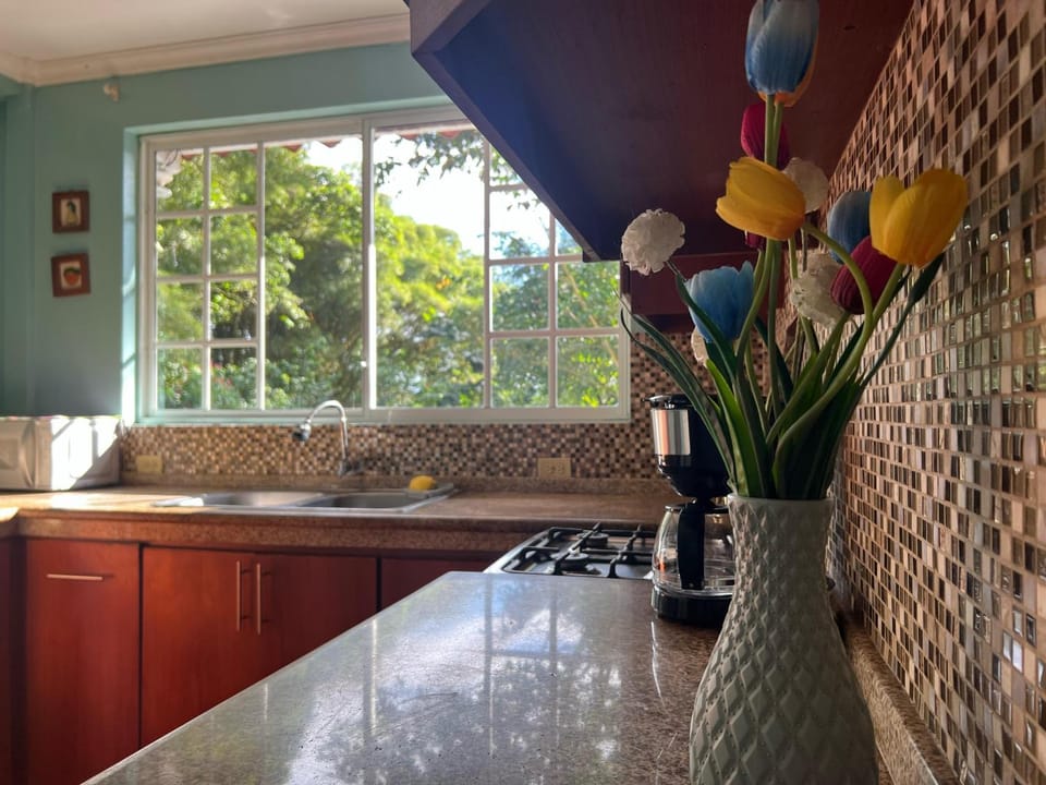 Casa bambú con desayuno House in Ecuador