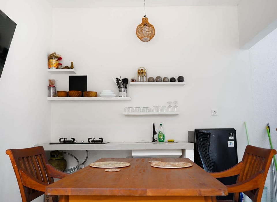 Kitchen or kitchenette, Seating area, kitchen