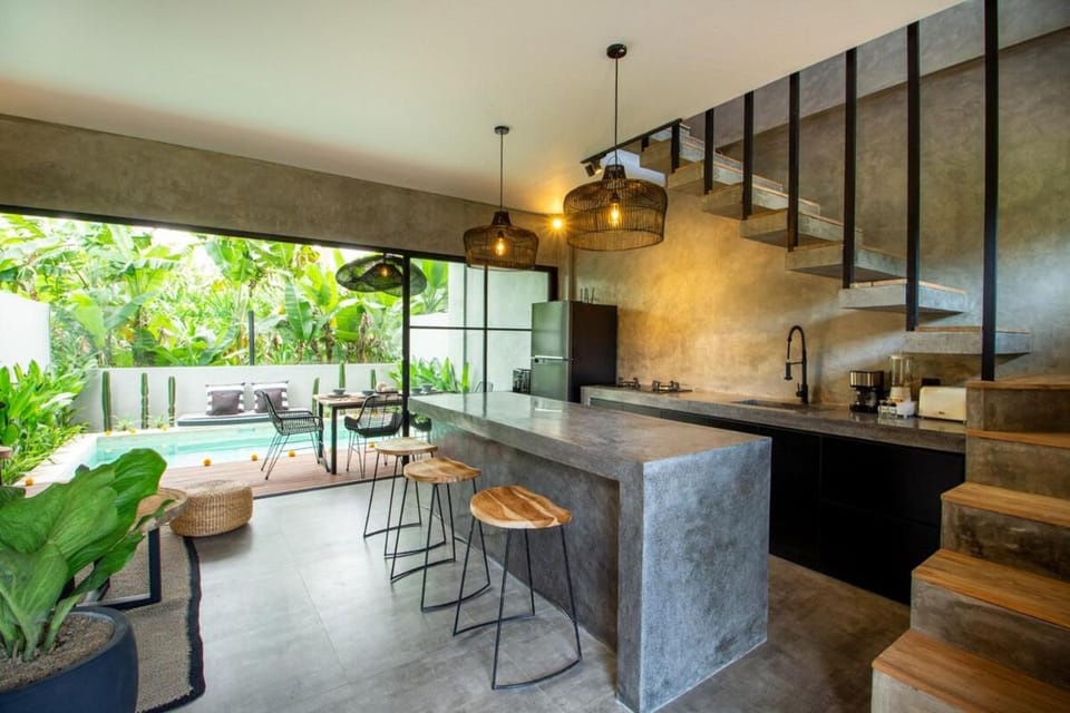 Kitchen or kitchenette, Living room, Seating area, Dining area
