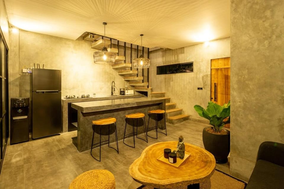 TV and multimedia, Kitchen or kitchenette, Living room, Food and drinks, Seating area, Dining area, Drinks, minibar, oven