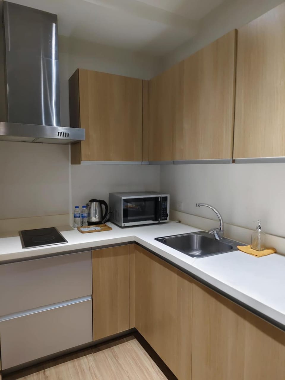 Gramercy Residences Makati by Christine Suites PH with Balcony Apartment hotel in Makati