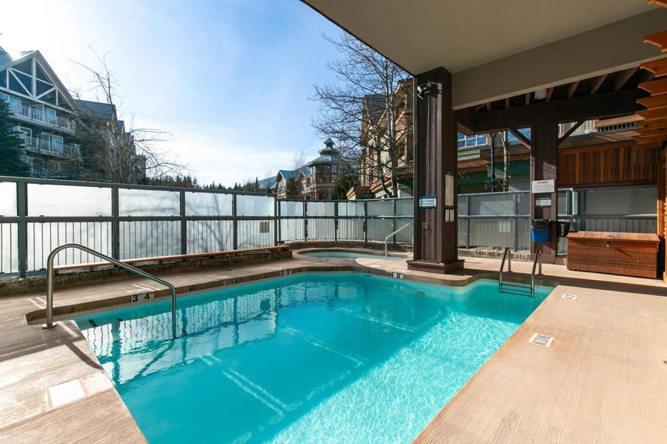 2BR plus Loft and Sofabed in Tyndall Stone Lodge, Epic Village Location, Mountain Views, Pool and Hot Tub Apartment in Whistler