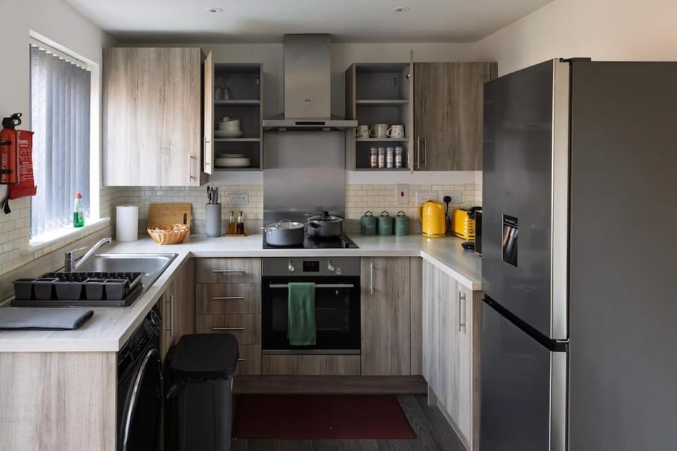2BR House By Amara Apartments Short Term Rental Agency Coventry Near EBME Expo 2026 Apartment in Coventry