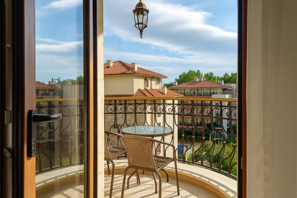 View (from property/room), Balcony/Terrace