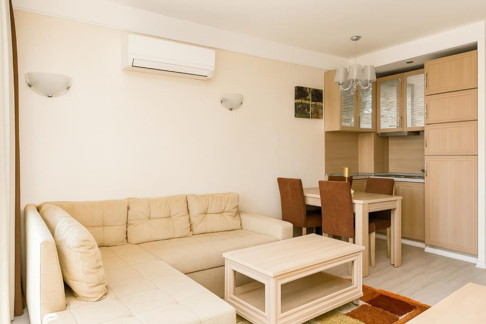 Kitchen or kitchenette, Living room, Dining area, air conditioner