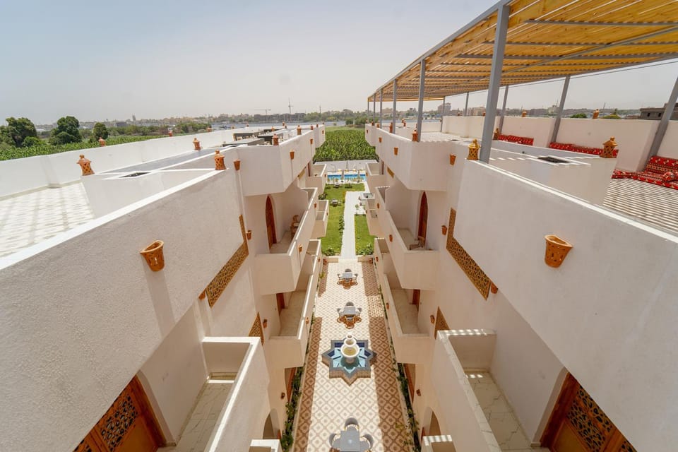 Property building, Balcony/Terrace, Garden view, Mountain view, Pool view, River view, Swimming pool, Inner courtyard view
