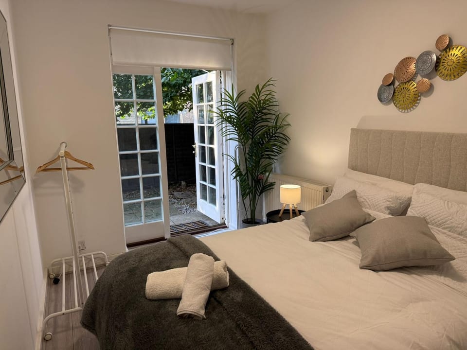 Guest Home in Vauxhall Bed and Breakfast in City of Westminster