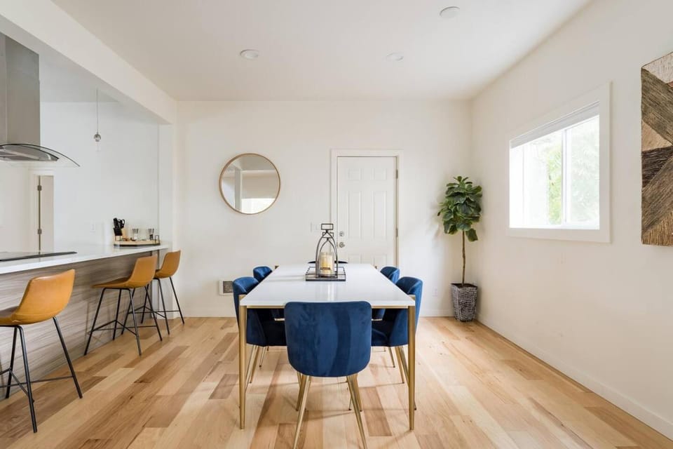 Light-filled Modern Farmhouse near Cap Hill wYard House in Seattle