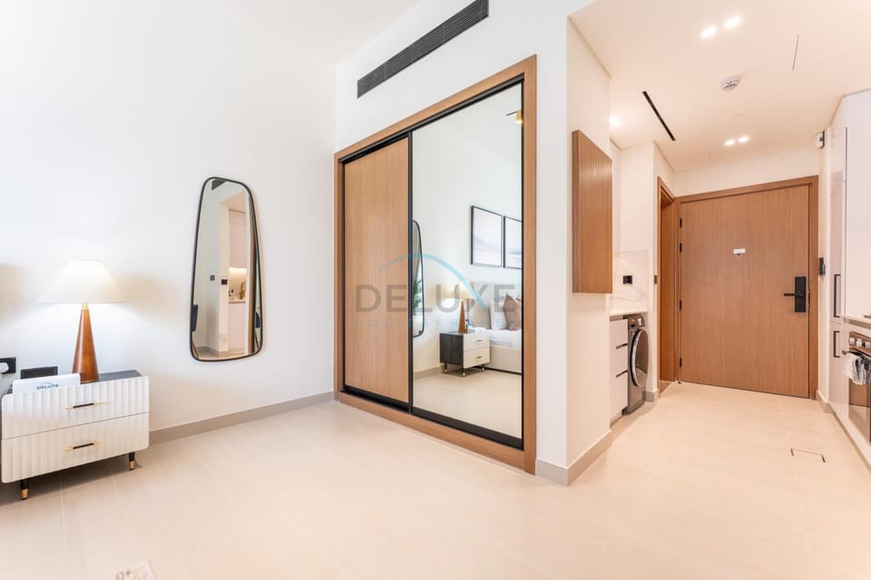 Photo of the whole room, wardrobe