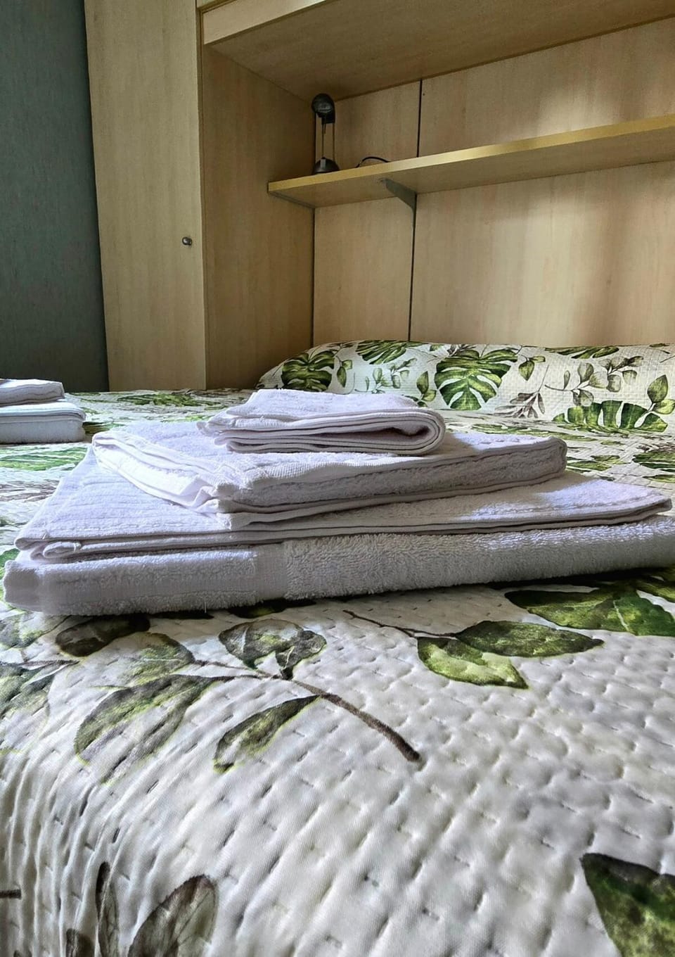 Photo of the whole room, Bedroom, towels