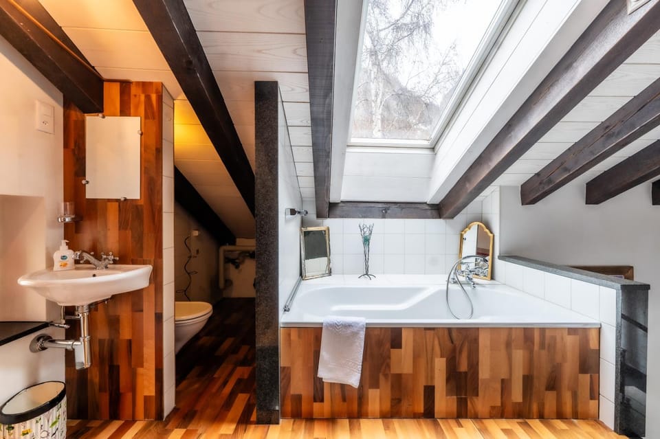 Bedroom, Bath