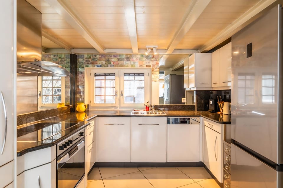 dishwasher, oven, pet friendly, stove