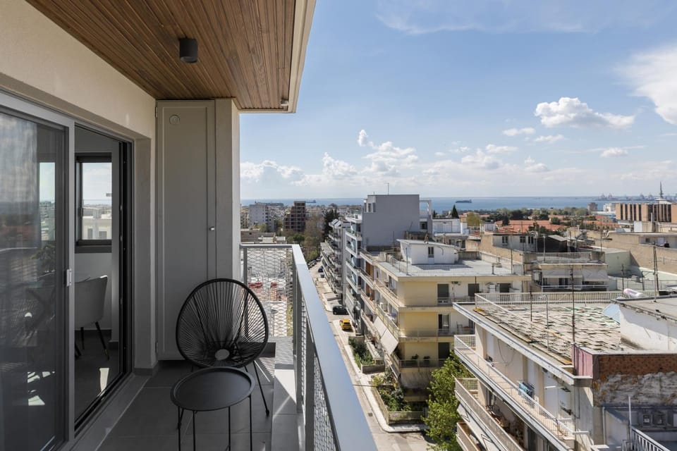 Property building, View (from property/room), Balcony/Terrace, City view
