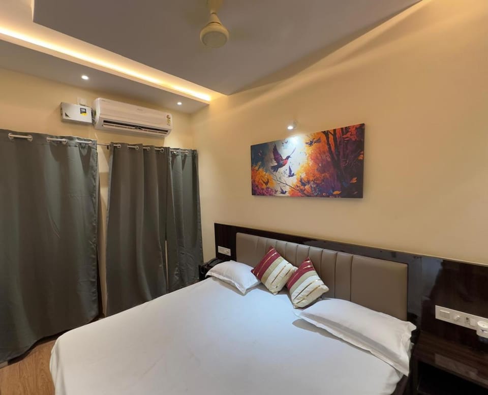 Bed, Bedroom, air conditioner