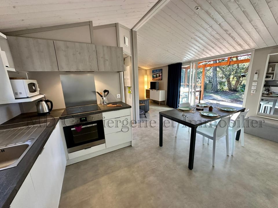 Chalet en bord de plage Campground/ 
RV Resort in Ondres
