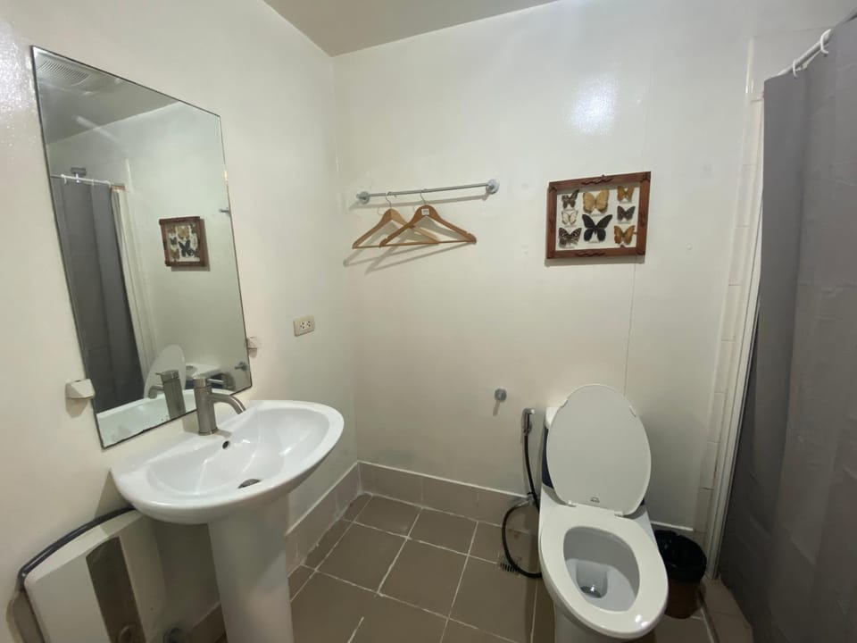 BGC condo for rent in taguig Apartment hotel in Makati