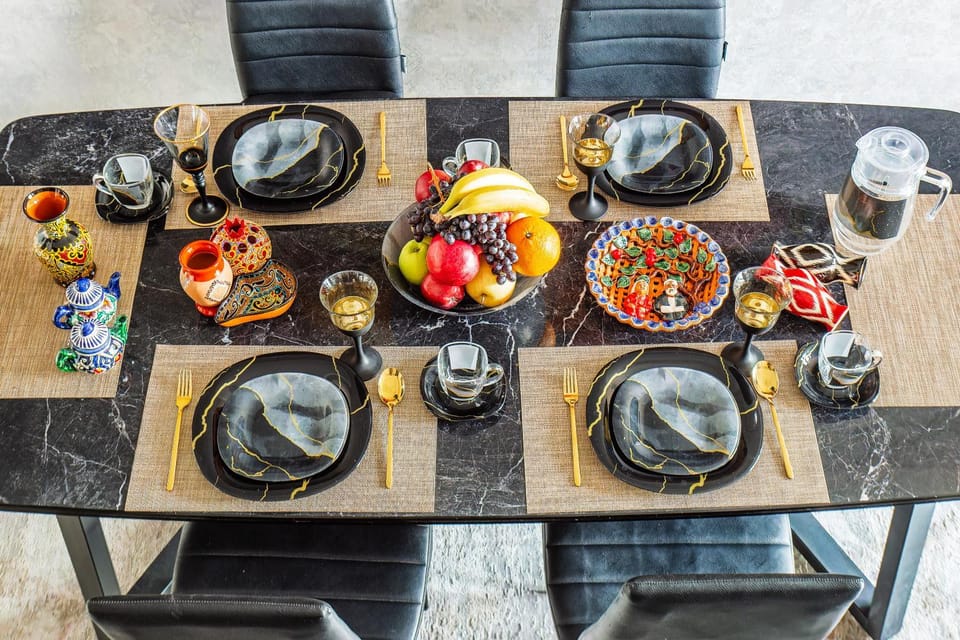 Dining area, Lunch