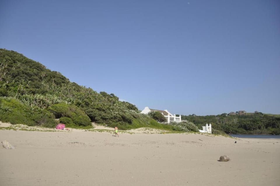 Property building, Day, Natural landscape, Garden, Beach, Mountain view, Sea view