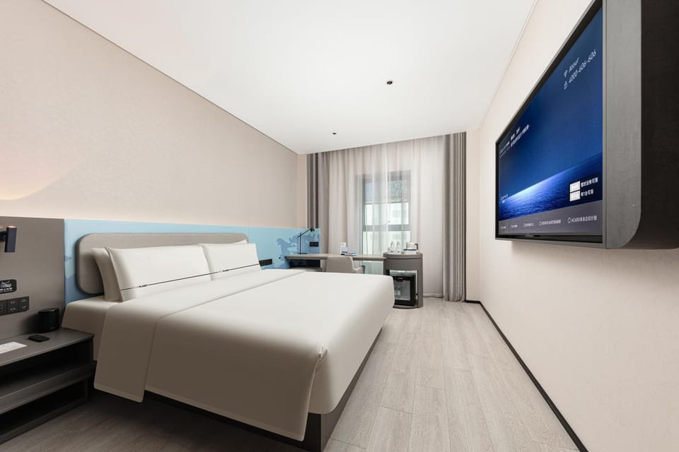 Atour Light Hotel Wuhan Optics Valley Square Subway Station Hotel in Wuhan