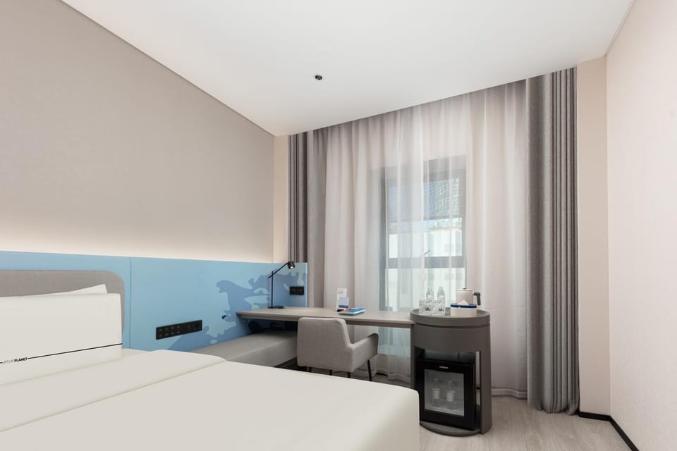 Atour Light Hotel Wuhan Optics Valley Square Subway Station Hotel in Wuhan