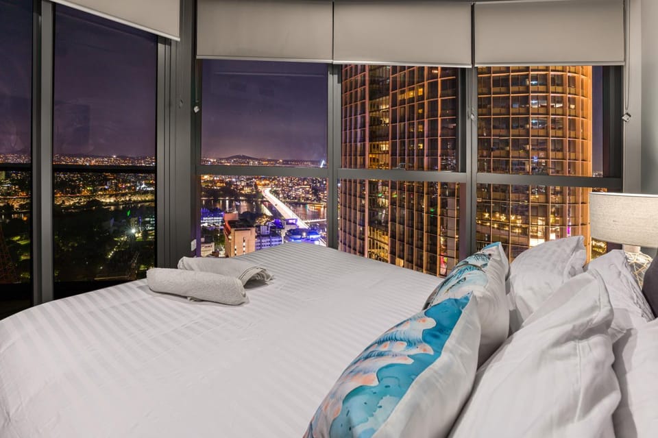 Bedroom, River view
