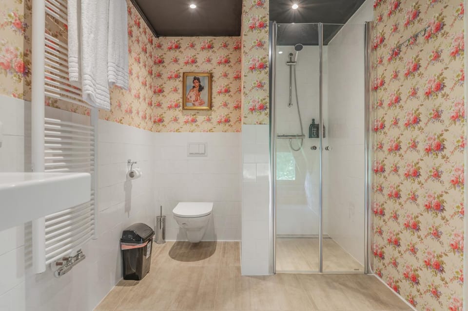 Shower, Toilet, Bathroom