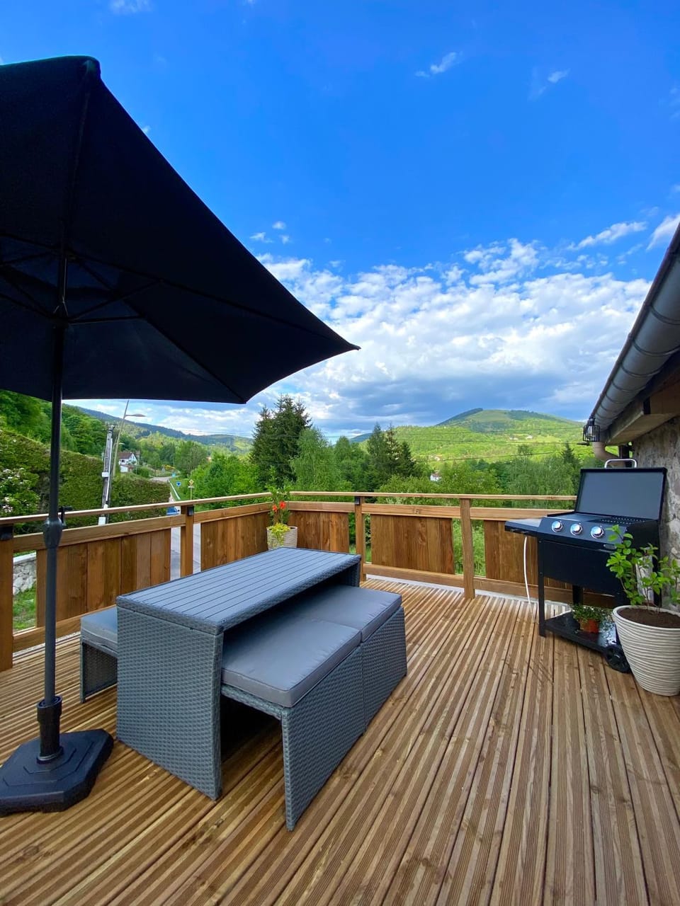 Balcony/Terrace, Mountain view