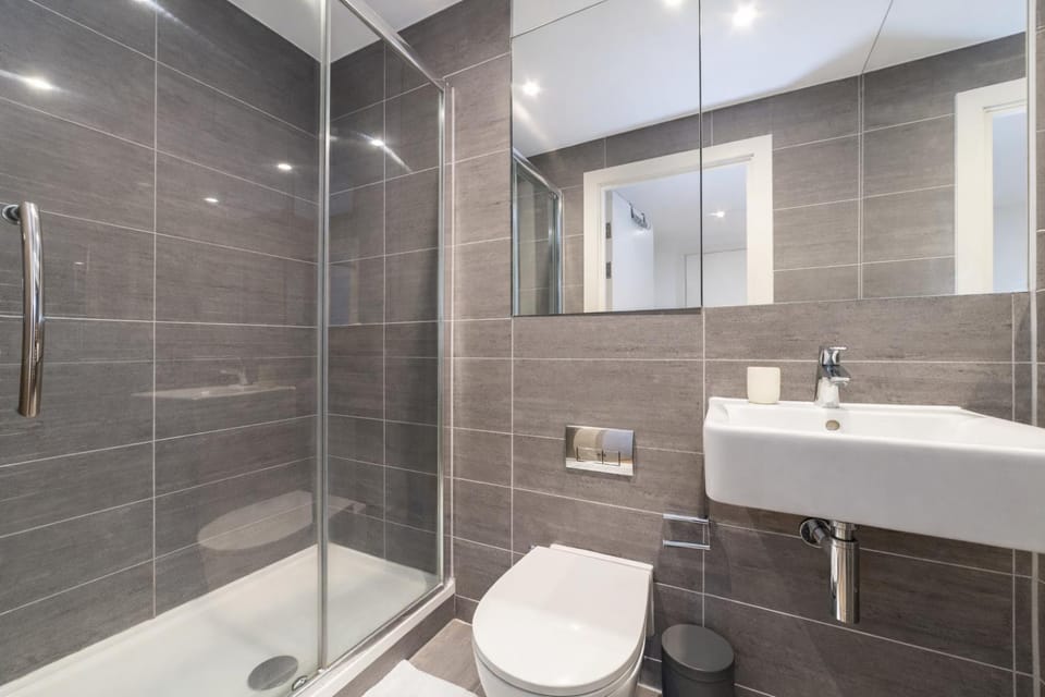 Bathroom, Bath