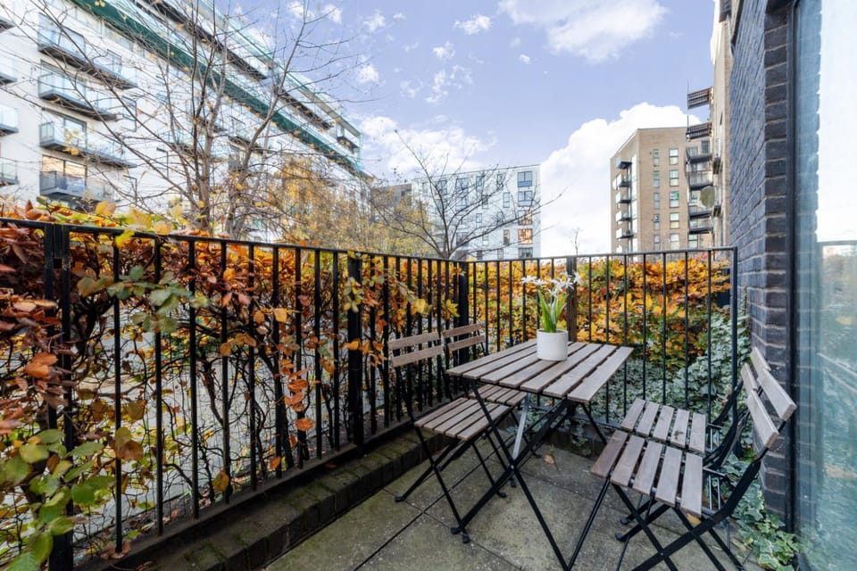 Property building, Balcony/Terrace