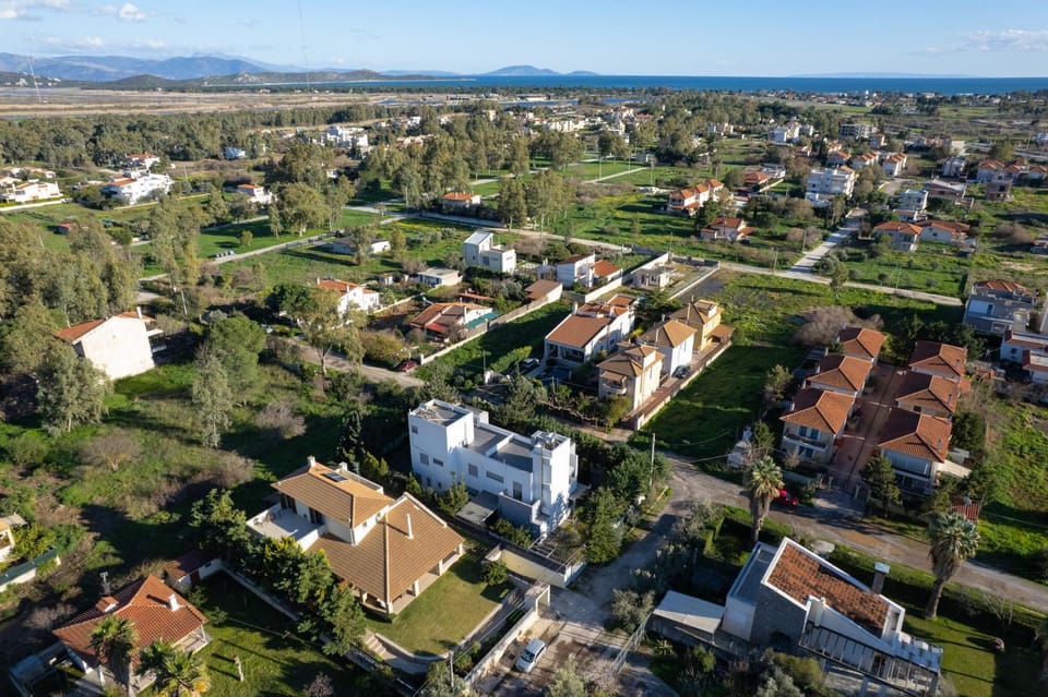Neighbourhood, Street view
