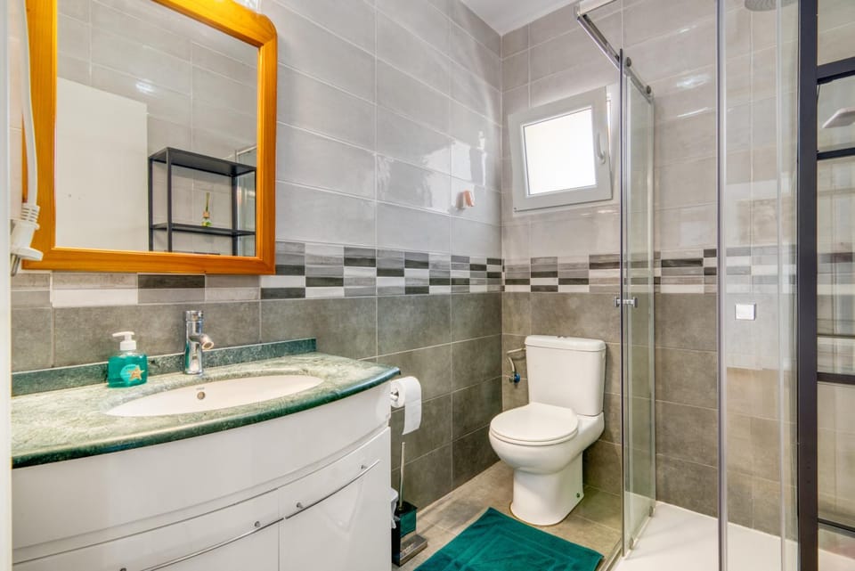 Bathroom, Living room