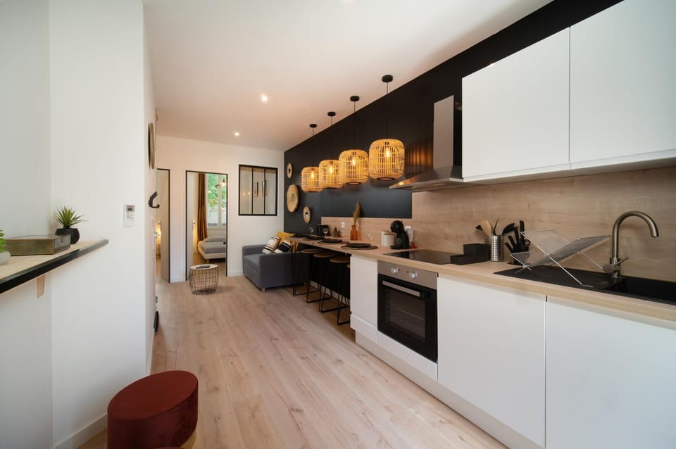 Appartement climatisé 2 chambres avec parking à 10min à pieds de la Gare St Charles Apartment in Marseille